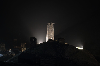 Queen Tamar Castle Over Storm / ***