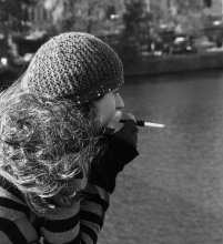 Ein Mädchen und ein Mundstück / ***