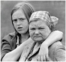 Mutter und Tochter / *****