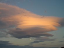 Awesome Wolke, und unter dem Mond / ***