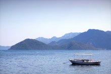 Landschaft mit Boot / ----------
