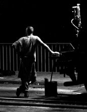 Night worker / ***