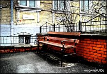 Lonely Bank / _______