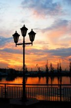 Sonnenuntergang ... Port ... Laterne ... / ***