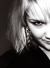 Ohrring / ***