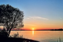 Abend im Dorf / ***