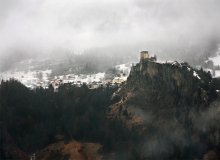 Schweben Schloss in den Wolken ... / ***