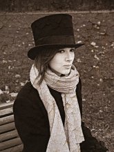 Charlie / ***