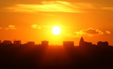 Sonnenuntergang in der Stadt / ***