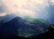 Landschaft mit Bergen / ***