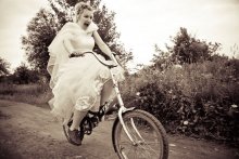 auf dem Fahrrad / ----------