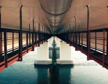 Under the Bridge / ***