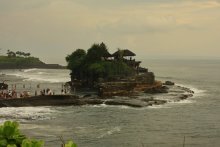 Tempel von Tanah Lot. / ***