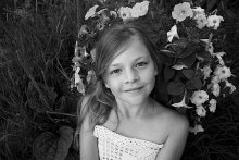 Porträt mit Blumen / ......