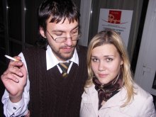 Treffen Goldygirl und Antonina. Krieg? Welt? / ***