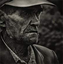... Die Welt zu sehen mit den Augen der Erinnerungen ... / ***