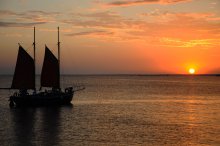 Segel, Meer, Sonnenuntergang - Romantik / ***