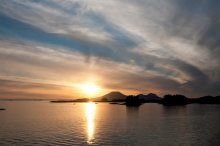 Sonnenuntergang über dem Vulkan / ***