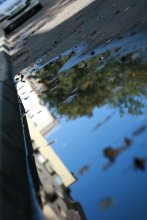 Stadt in der Reflexion / ***