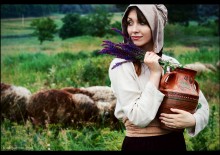 Mädchen mit Krug / http://soul-portrait.com/