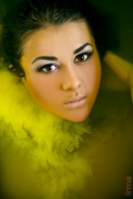 Yellow / ***