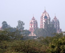 im Dunst, "Lakshmi Narayan" / ***