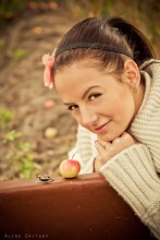 Apple / ***