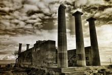 Akropolis. / ***