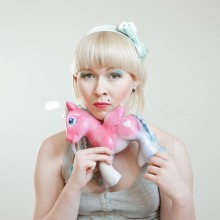 Pony girl / ***