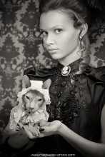 duchess & her pet / ***