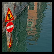Straßenbauarbeiten, Reisen verboten / ***