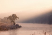Dawn auf dem Fluss / ***