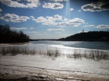 River / ***