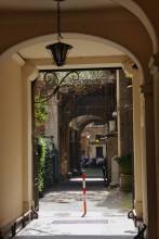 Der Eingang Innenhof. / ***