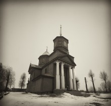 Holy Trinity Church / ***