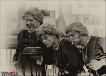 Three Beauties With A Cake / ***