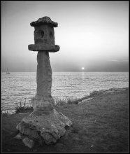 Abends ... die Insel ..... ...... Dolmen / ***