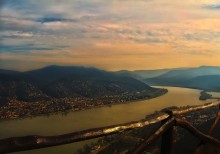 Donauknie / ********