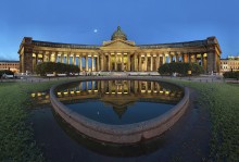 Kazan Cathedral: a mirror in the morning / ***