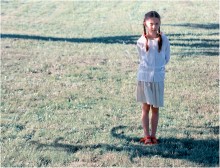 Nastya (Portrait in roten Sandalen) / ......