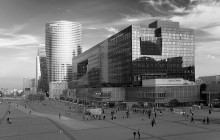 La Defence in der Dämmerung / ***