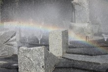 Regenbogen-Tropfen. / ***