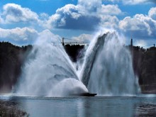 Der Brunnen in den See / ***