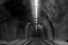 Die Straße ins Nirgendwo. / ***