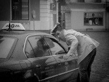 gefolgt von der unübersetzbar lokalen Dialekt ... / ***