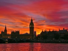 London, um "Feuer" / ***