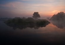 Im Morgengrauen / ***