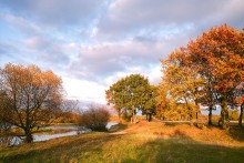 Serene Nachmittag im Oktober / _______________________*