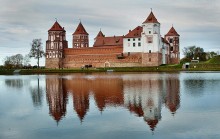 Mir Castle in Herbst 2 / **********
