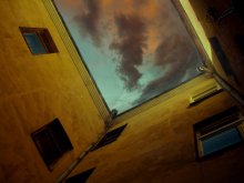 Trapped / ***